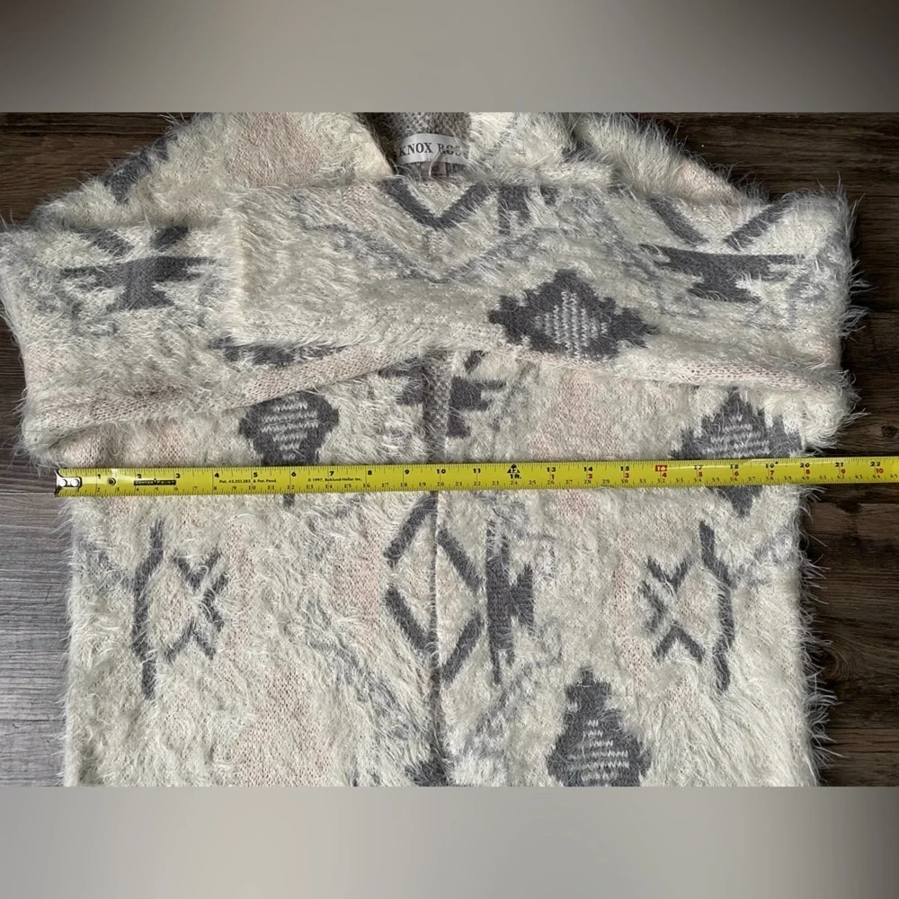 Knox Rose Cream and Gray Geometric Women’s Cardigan Size XS